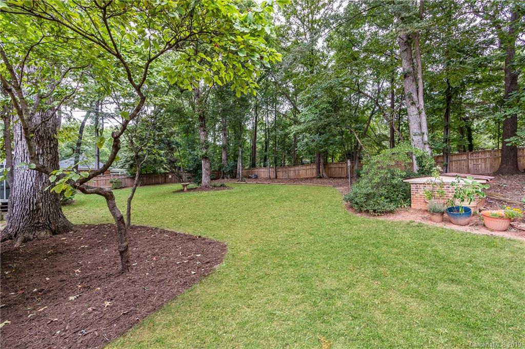 225 Bubbling Well Road Matthews, NC 28105 - Photo 34 of 38 Gallery Image 34