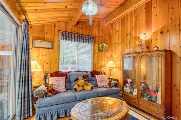 $549,000 | 1513 Twin Lakes Road, Wrightwood, CA 92397