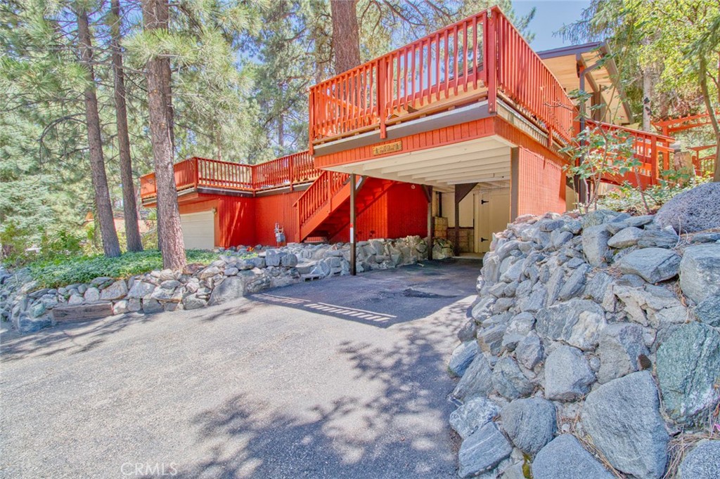 1513 Twin Lakes Road Wrightwood, CA 92397 - Photo 38 of 60 a view of a house with a yard