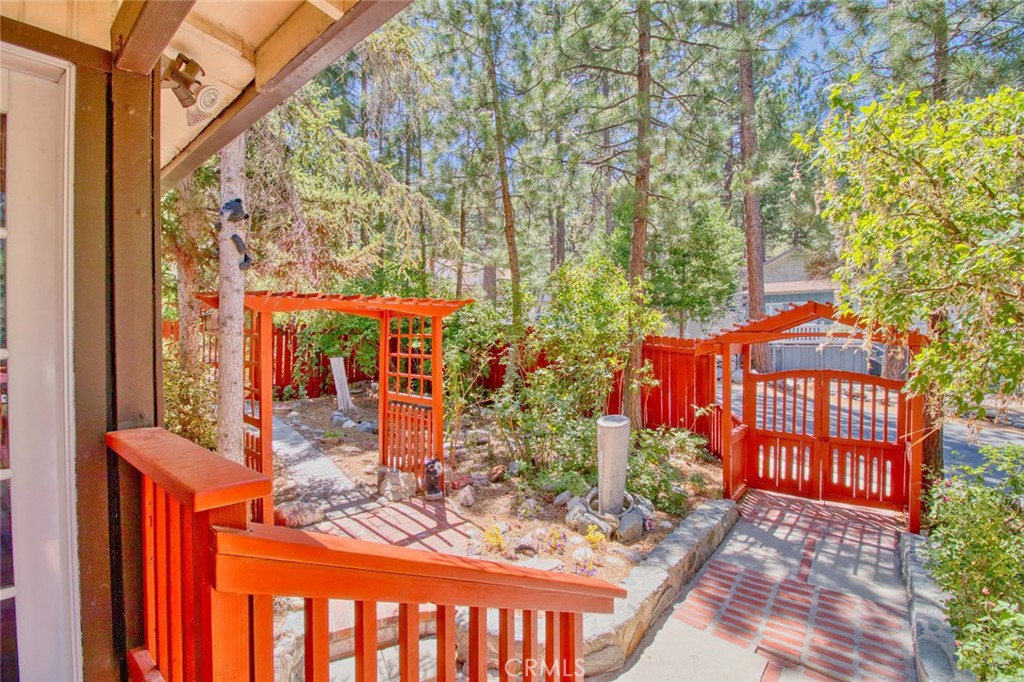 1513 Twin Lakes Road Wrightwood, CA 92397 - Photo 45 of 60 outdoor view of a house with a street