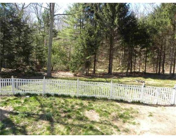 33 Charlton Road Dudley, MA 01571 - Photo 15 of 15