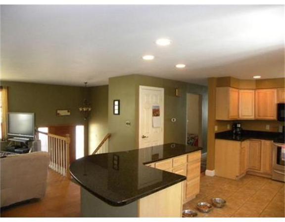 33 Charlton Road Dudley, MA 01571 - Photo 2 of 15