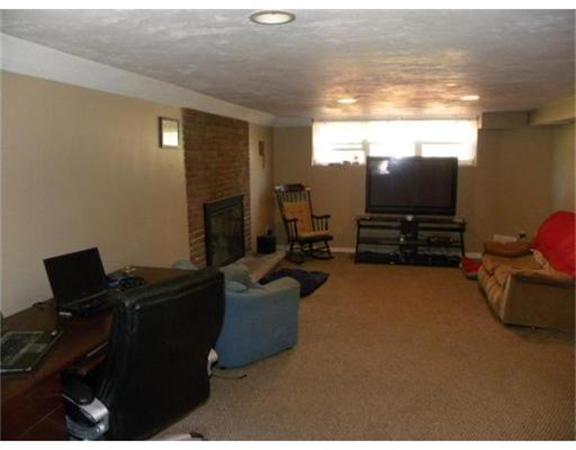 33 Charlton Road Dudley, MA 01571 - Photo 10 of 15