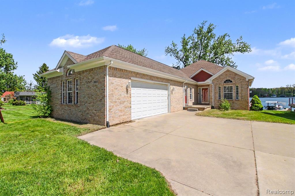 2853 Rubbins Road Howell, MI 48843 - Photo 3 of 30 Gallery Image 3