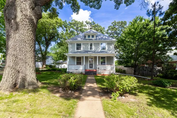 $275,000 | 2031 Eastern Avenue, Davenport, IA 52803