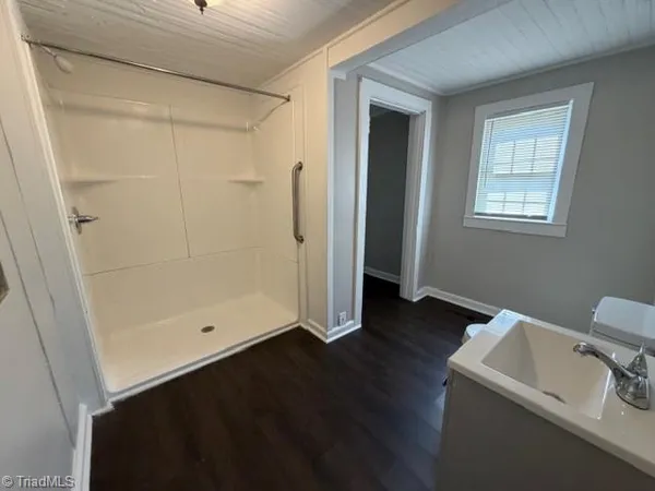 $1,300 | 1335 Thurmond Street, Winston-Salem, NC 27105