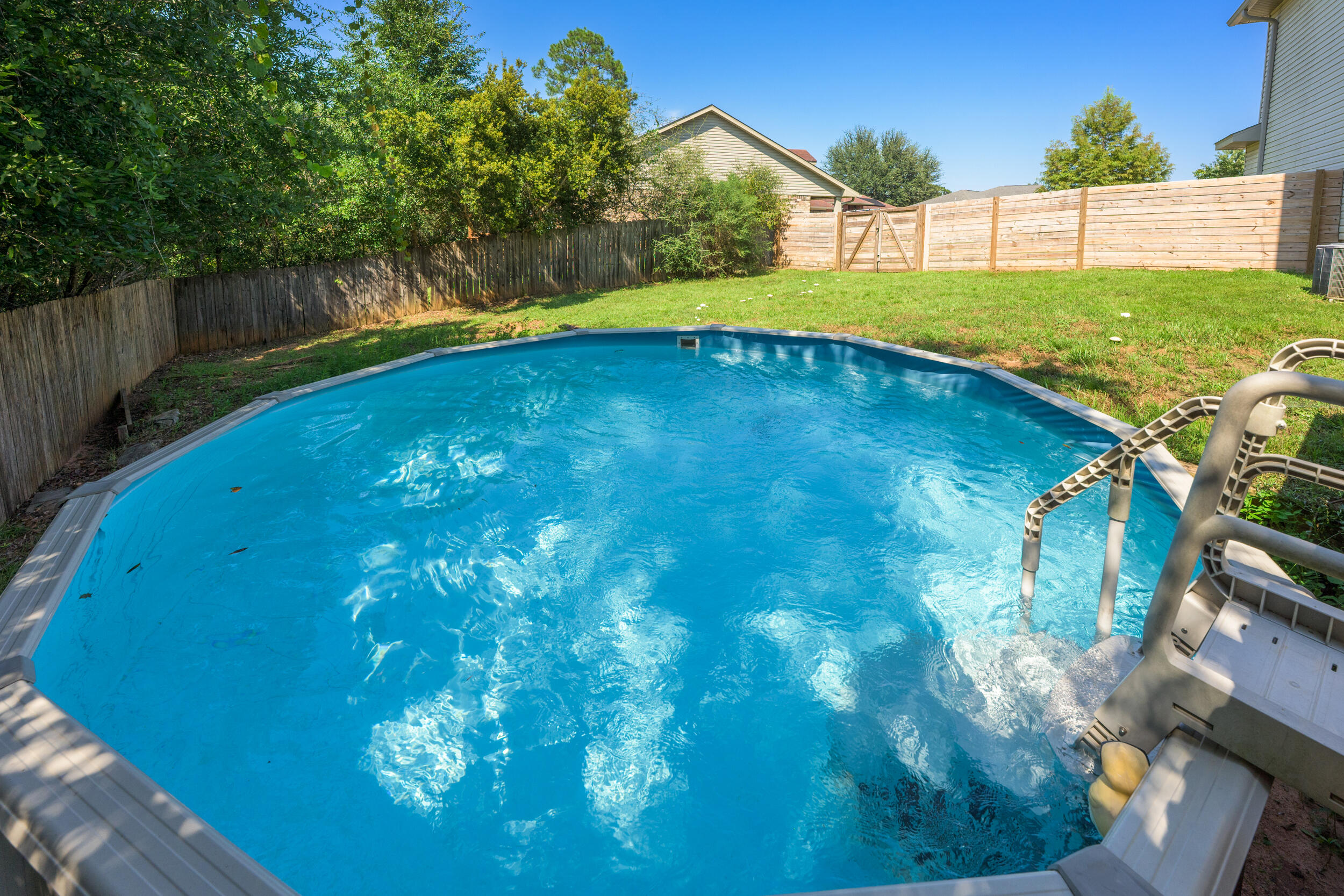 313 Gauntlet Drive Crestview, FL 32539 - Photo 39 of 44 a view of a backyard