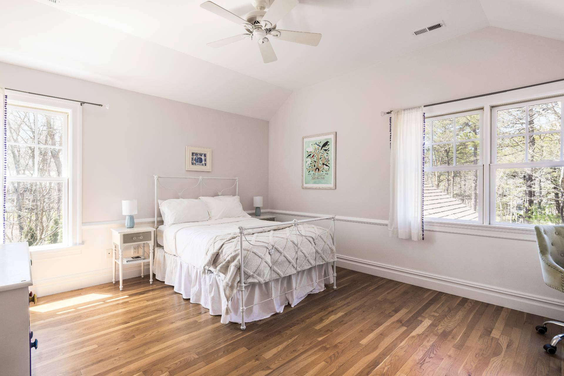9 Dering Lane East Hampton, NY 11937 - Photo 20 of 30 a bedroom with a bed and a window