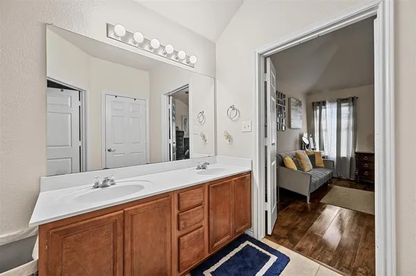 $2,650 | 3505 Versante Drive, Bedford, TX 76021