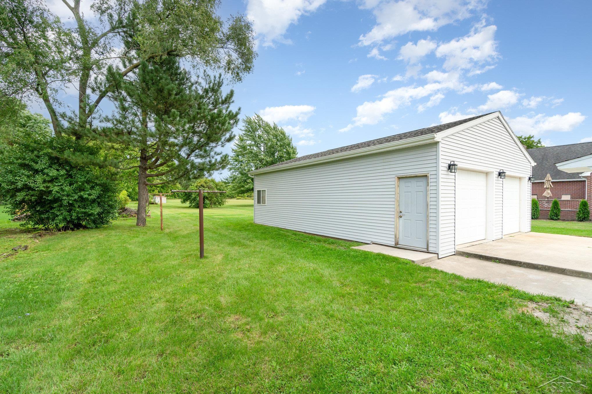 143 Tierney Road Bay City, MI 48708 - Photo 19 of 21 50186820-147e87d4-1b95-4df4-aaf7-220f174fb26f.JPG