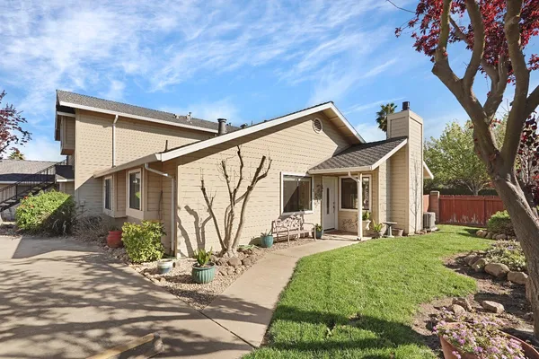 $349,000 | 1927 South Mills Avenue, Unit 3, Lodi, CA 95242