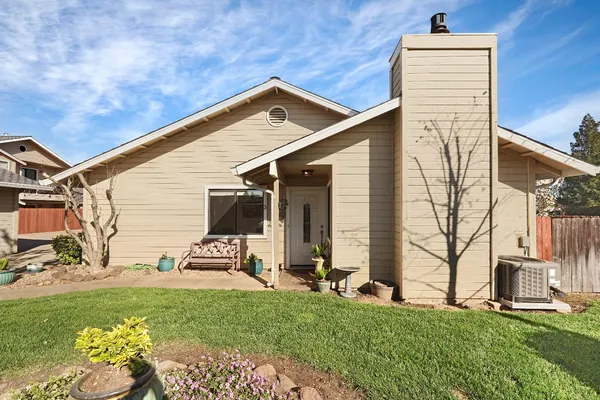 $349,000 | 1927 South Mills Avenue, Unit 3, Lodi, CA 95242