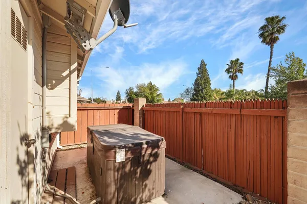 $349,000 | 1927 South Mills Avenue, Unit 3, Lodi, CA 95242