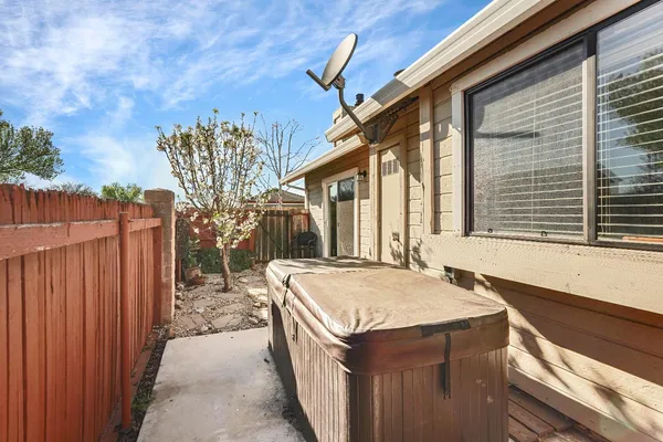 $349,000 | 1927 South Mills Avenue, Unit 3, Lodi, CA 95242