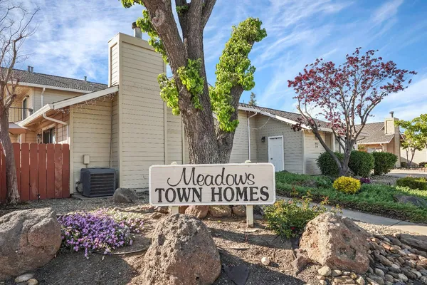$349,000 | 1927 South Mills Avenue, Unit 3, Lodi, CA 95242