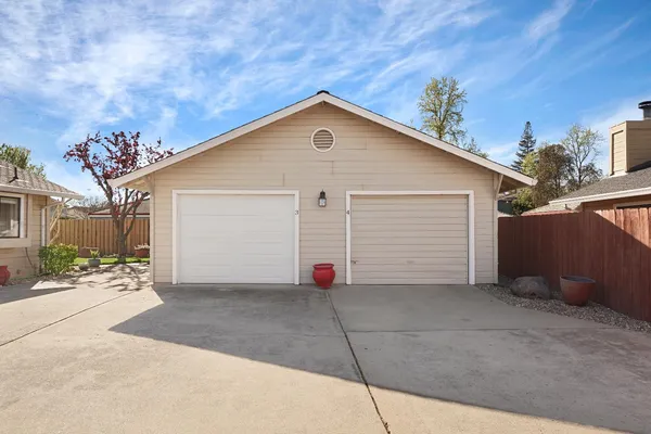 $349,000 | 1927 South Mills Avenue, Unit 3, Lodi, CA 95242