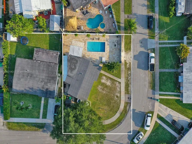 an aerial view of a house having outdoor space