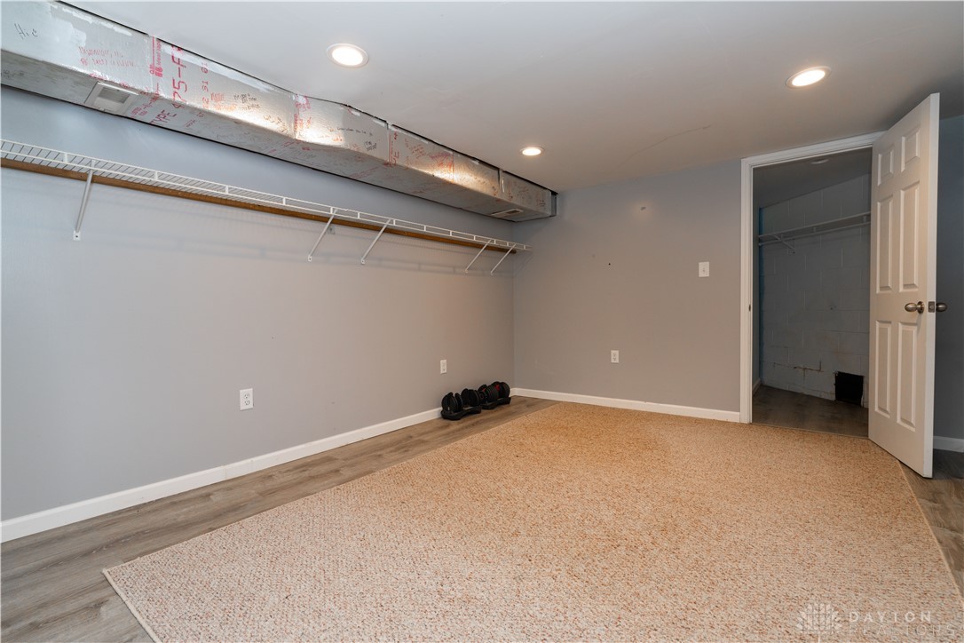 6126 Knollwood Road Springfield, OH 45502 - Photo 28 of 48