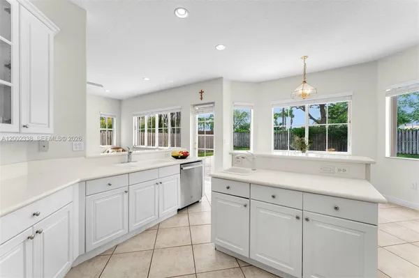 $1,890,000 | 6914 Northwest 113th Place, Doral, FL 33178
