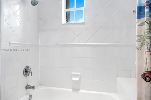 $1,890,000 | 6914 Northwest 113th Place, Doral, FL 33178