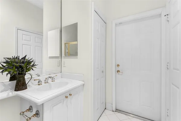$1,890,000 | 6914 Northwest 113th Place, Doral, FL 33178