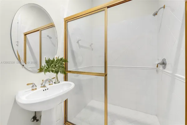 $1,890,000 | 6914 Northwest 113th Place, Doral, FL 33178