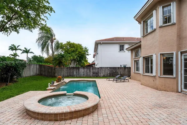 $1,890,000 | 6914 Northwest 113th Place, Doral, FL 33178
