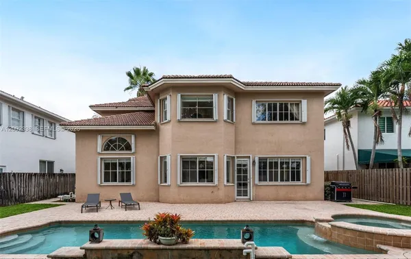 $1,890,000 | 6914 Northwest 113th Place, Doral, FL 33178