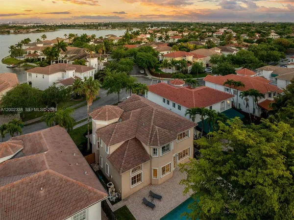 $1,890,000 | 6914 Northwest 113th Place, Doral, FL 33178