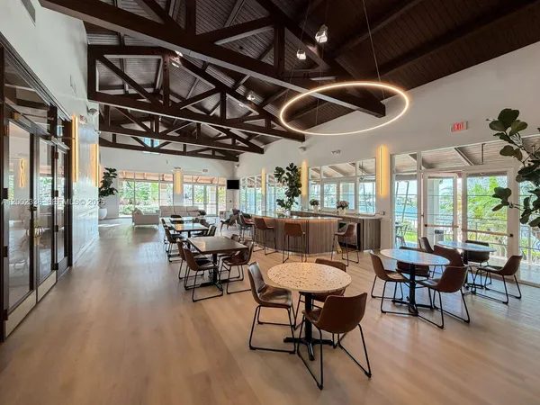 $1,890,000 | 6914 Northwest 113th Place, Doral, FL 33178