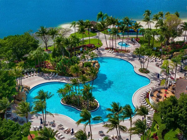 $1,890,000 | 6914 Northwest 113th Place, Doral, FL 33178