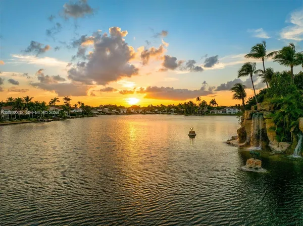 $1,890,000 | 6914 Northwest 113th Place, Doral, FL 33178