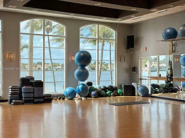 $1,890,000 | 6914 Northwest 113th Place, Doral, FL 33178