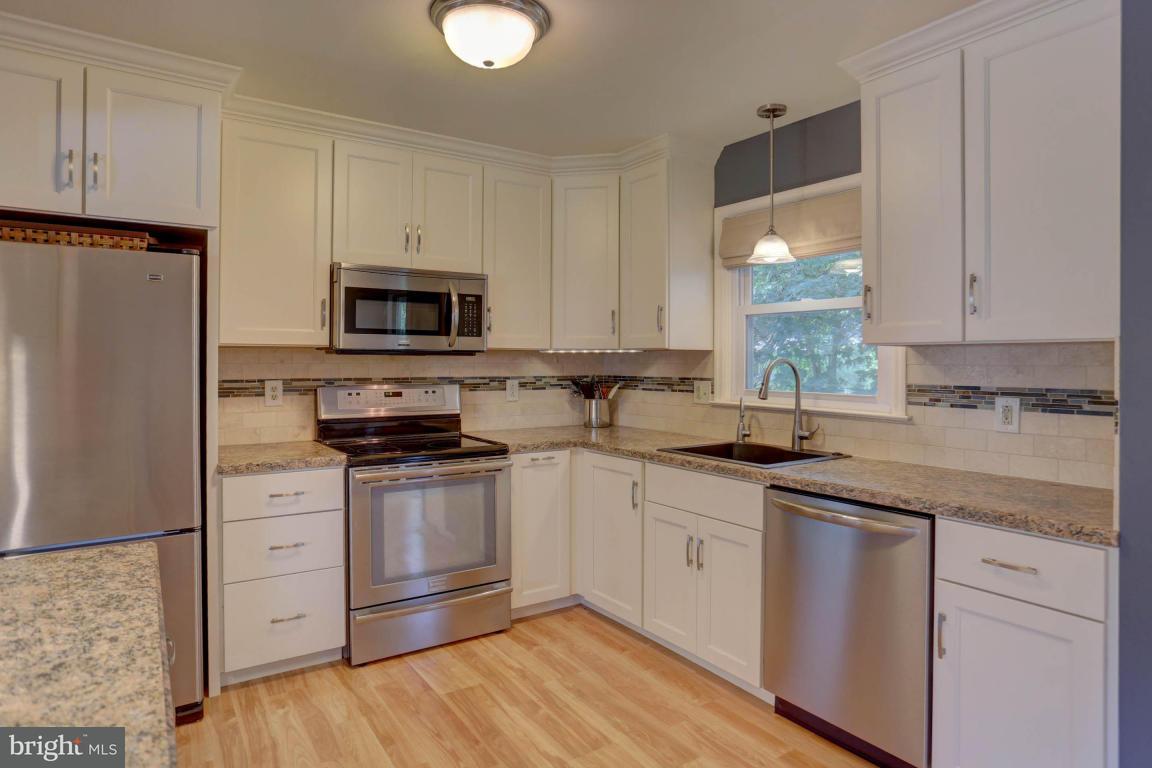 524 Hummingbird Drive Lititz, PA 17543 - Photo 9 of 35