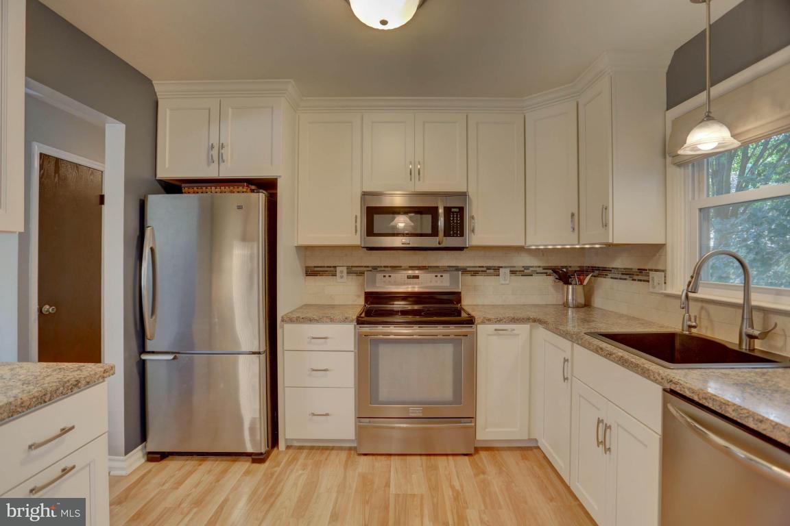524 Hummingbird Drive Lititz, PA 17543 - Photo 10 of 35