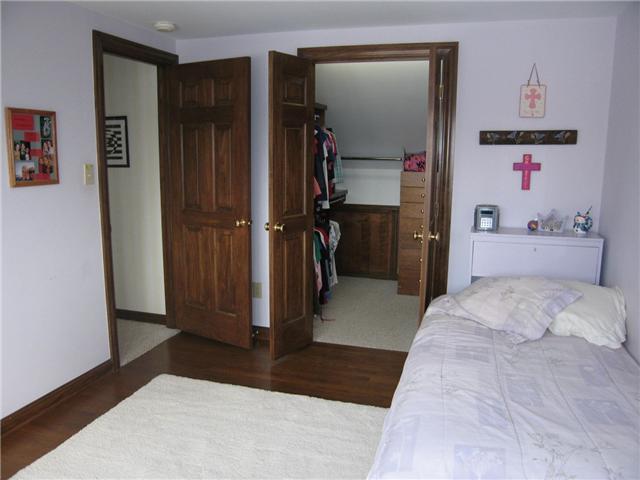 2401 Buckley Road Columbus, OH 43220 - Photo 17 of 25