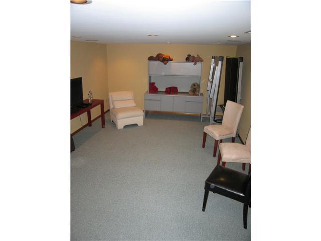 2401 Buckley Road Columbus, OH 43220 - Photo 19 of 25