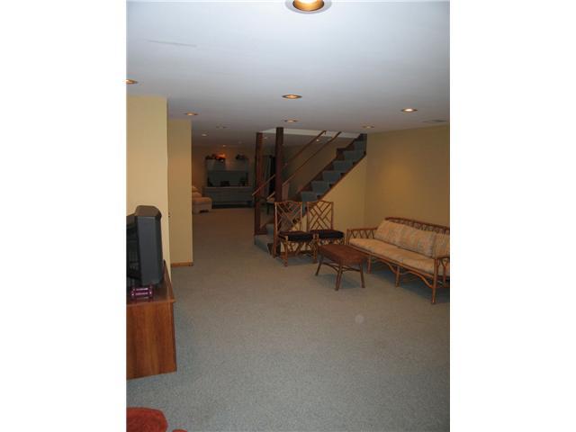 2401 Buckley Road Columbus, OH 43220 - Photo 20 of 25