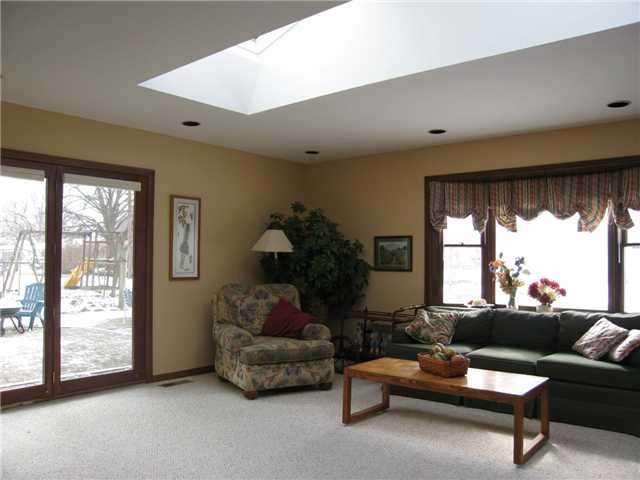 2401 Buckley Road Columbus, OH 43220 - Photo 2 of 25
