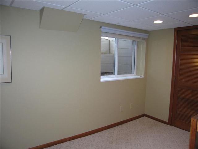 2401 Buckley Road Columbus, OH 43220 - Photo 22 of 25