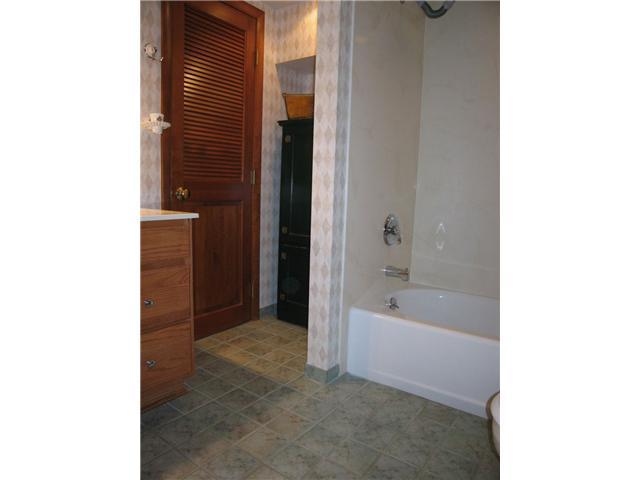 2401 Buckley Road Columbus, OH 43220 - Photo 24 of 25