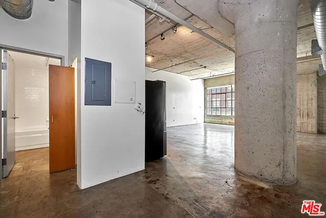 $3,200 | 1855 Industrial Street, Unit 302, Los Angeles, CA 90021
