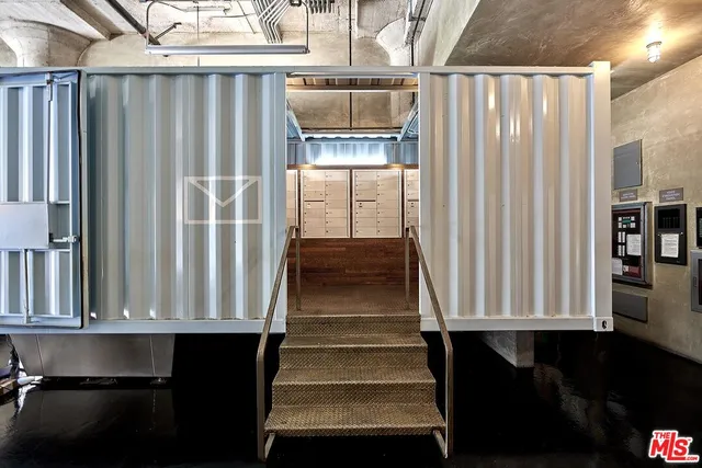 $3,200 | 1855 Industrial Street, Unit 302, Los Angeles, CA 90021