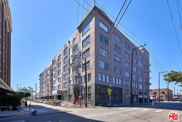 $3,200 | 1855 Industrial Street, Unit 302, Los Angeles, CA 90021