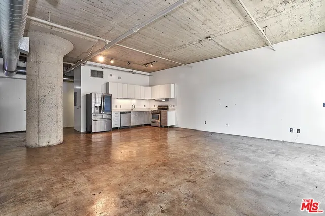 $3,200 | 1855 Industrial Street, Unit 302, Los Angeles, CA 90021