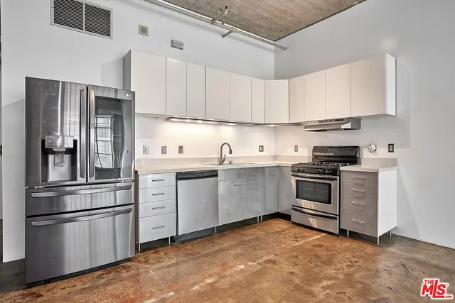 $3,200 | 1855 Industrial Street, Unit 302, Los Angeles, CA 90021
