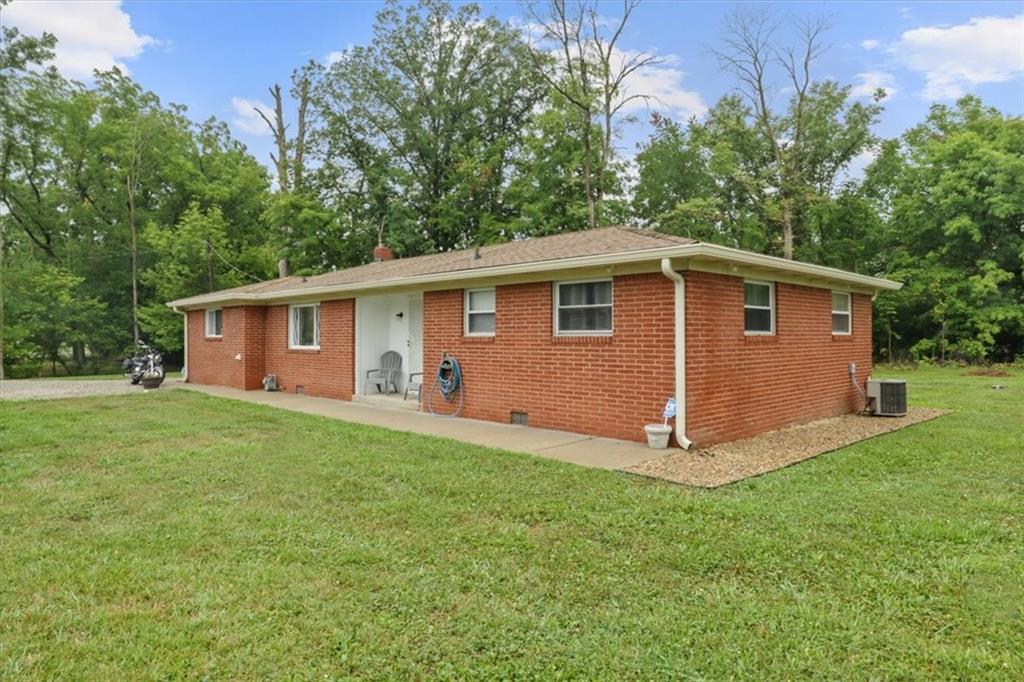 3312 South Hunter Road Indianapolis, IN 46203 - Photo 2 of 34 Gallery Image 2