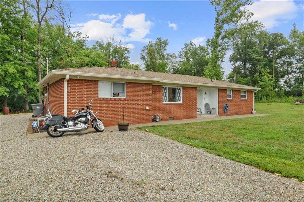 3312 South Hunter Road Indianapolis, IN 46203 - Photo 3 of 34 Gallery Image 3