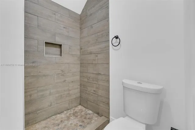 $3,900 | 2176 Northwest 64th Street, Unit 2176, Miami, FL 33147