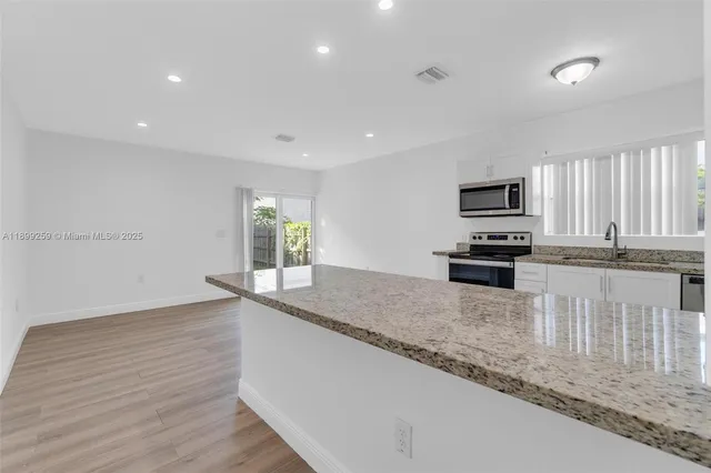 $3,900 | 2176 Northwest 64th Street, Unit 2176, Miami, FL 33147